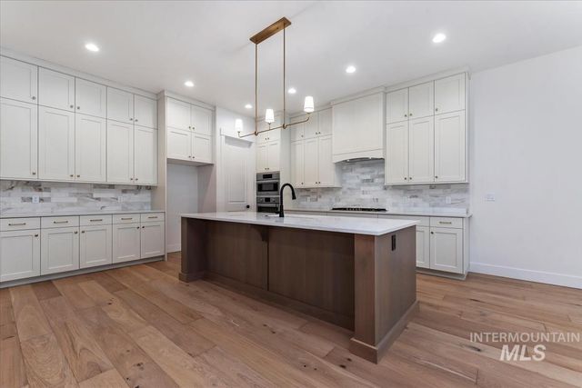 2136 N Hurtsville Ave, Kuna, ID 83634