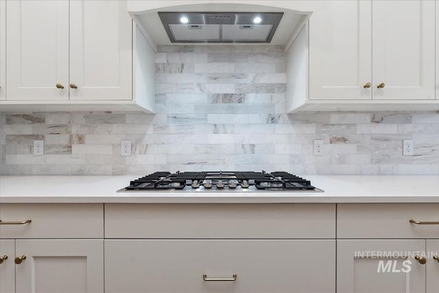 2136 N Hurtsville Ave, Kuna, ID 83634