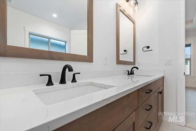 2136 N Hurtsville Ave, Kuna, ID 83634