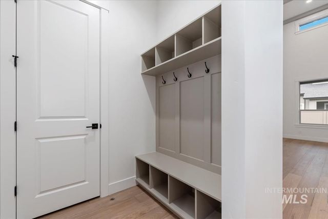 2136 N Hurtsville Ave, Kuna, ID 83634