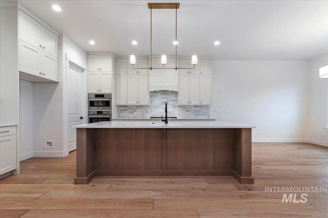 2136 N Hurtsville Ave, Kuna, ID 83634