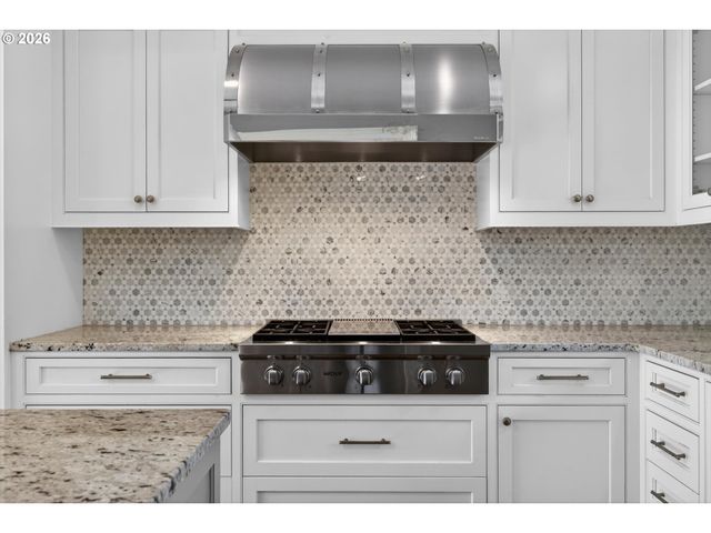 2628 GLENMORRIE Dr, Lake Oswego, OR 97034