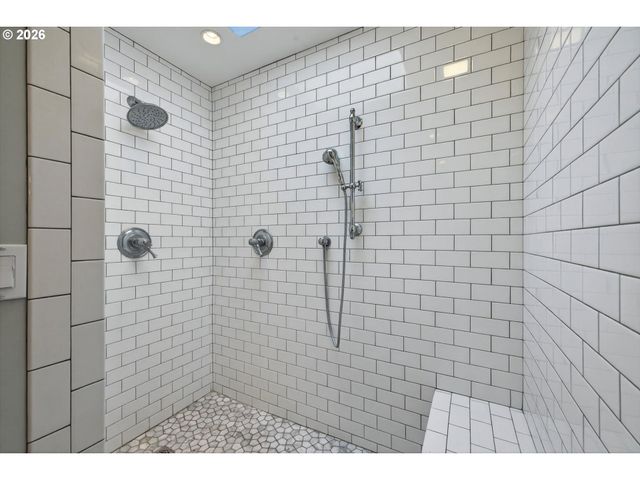 2628 GLENMORRIE Dr, Lake Oswego, OR 97034