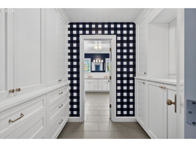 2628 GLENMORRIE Dr, Lake Oswego, OR 97034