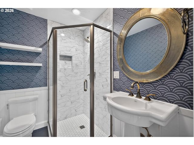 2628 GLENMORRIE Dr, Lake Oswego, OR 97034