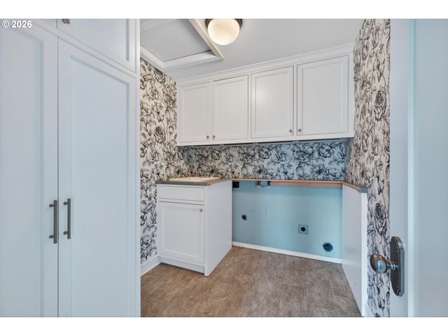 2628 GLENMORRIE Dr, Lake Oswego, OR 97034