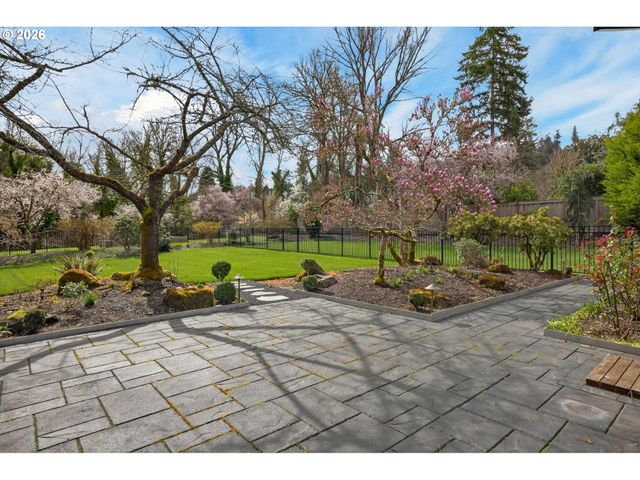 2628 GLENMORRIE Dr, Lake Oswego, OR 97034