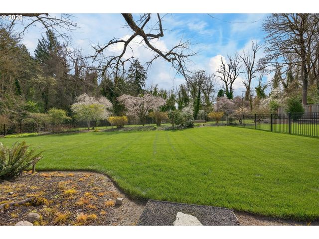 2628 GLENMORRIE Dr, Lake Oswego, OR 97034