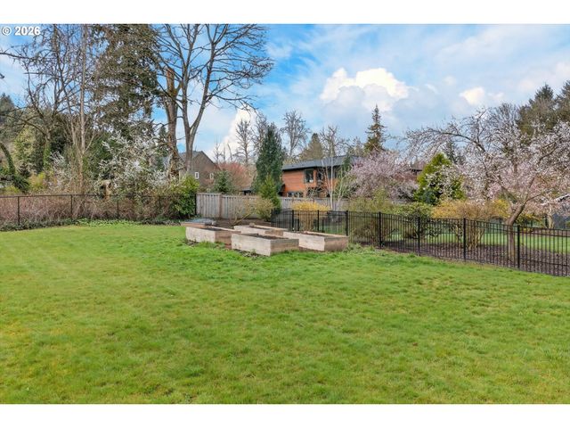 2628 GLENMORRIE Dr, Lake Oswego, OR 97034