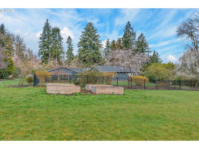2628 GLENMORRIE Dr, Lake Oswego, OR 97034