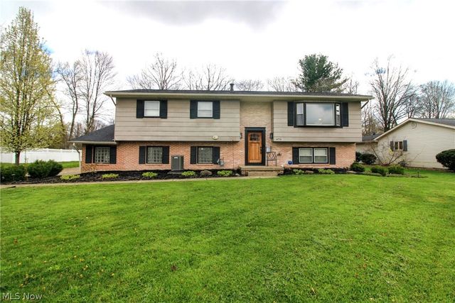 4775 Logan Arms Drive, Liberty, OH 44505