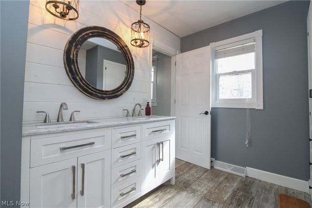 4775 Logan Arms Drive, Liberty, OH 44505