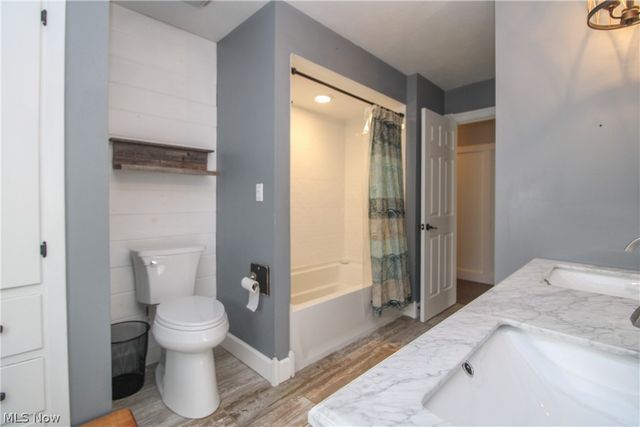 4775 Logan Arms Drive, Liberty, OH 44505