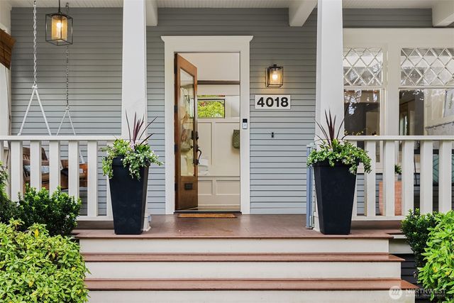 4018 2nd Avenue NE, Seattle, WA 98105