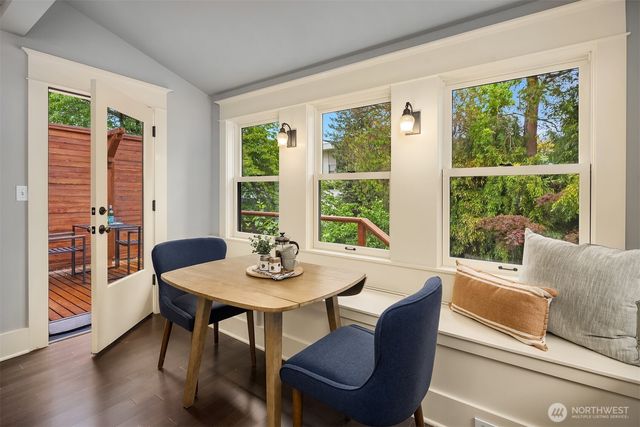 4018 2nd Avenue NE, Seattle, WA 98105