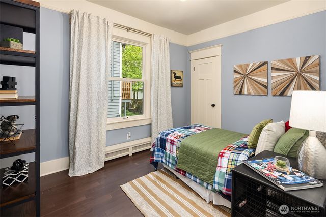 4018 2nd Avenue NE, Seattle, WA 98105