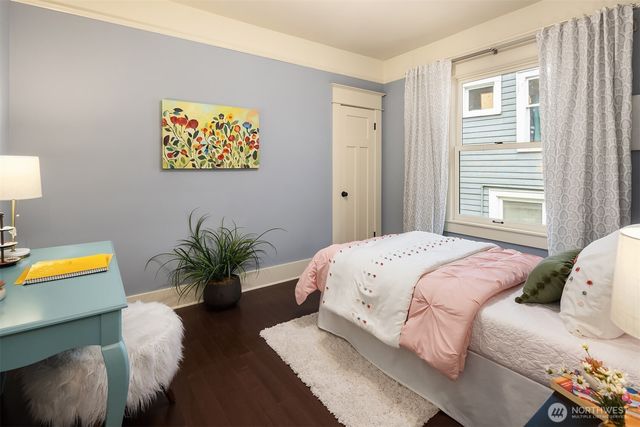 4018 2nd Avenue NE, Seattle, WA 98105