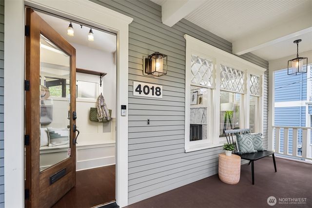 4018 2nd Avenue NE, Seattle, WA 98105