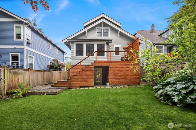 4018 2nd Avenue NE, Seattle, WA 98105