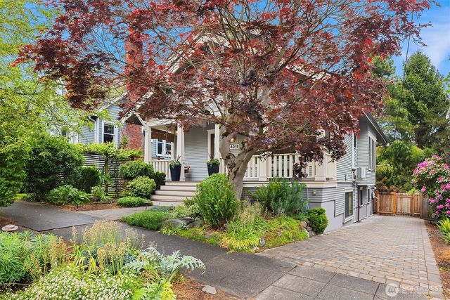 4018 2nd Avenue NE, Seattle, WA 98105