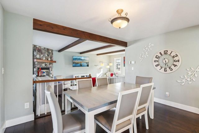 1254 Lambeth ROAD, Waukesha, WI 53189