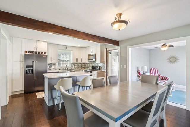 1254 Lambeth ROAD, Waukesha, WI 53189