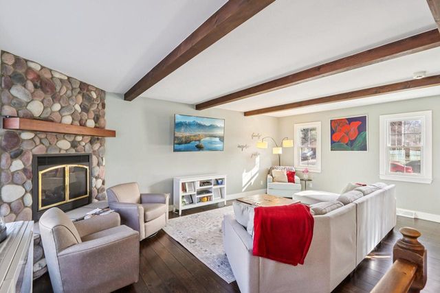 1254 Lambeth ROAD, Waukesha, WI 53189