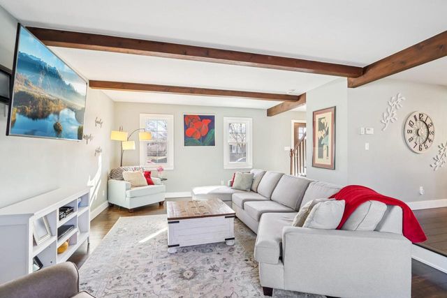 1254 Lambeth ROAD, Waukesha, WI 53189