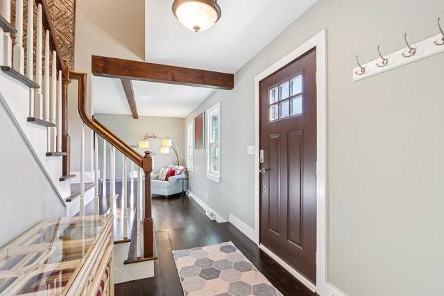 1254 Lambeth ROAD, Waukesha, WI 53189