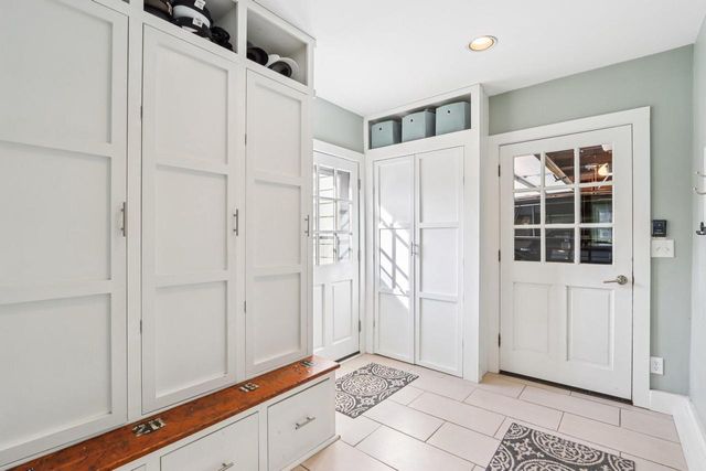 1254 Lambeth ROAD, Waukesha, WI 53189