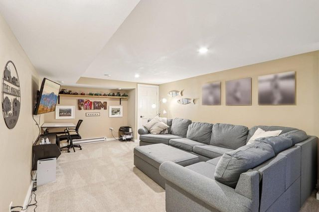 1254 Lambeth ROAD, Waukesha, WI 53189