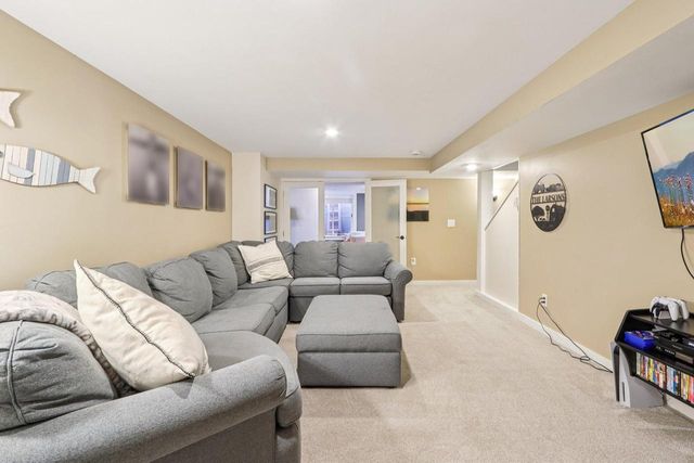 1254 Lambeth ROAD, Waukesha, WI 53189