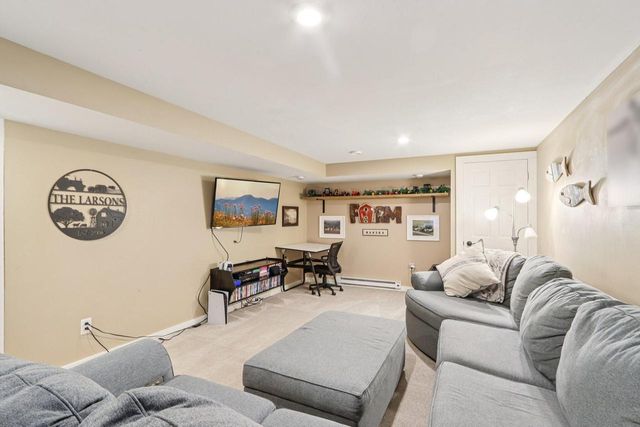 1254 Lambeth ROAD, Waukesha, WI 53189