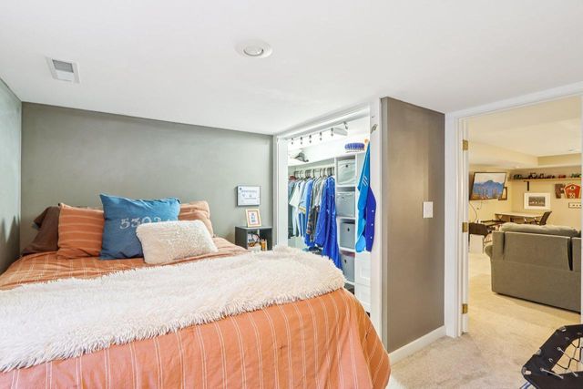 1254 Lambeth ROAD, Waukesha, WI 53189