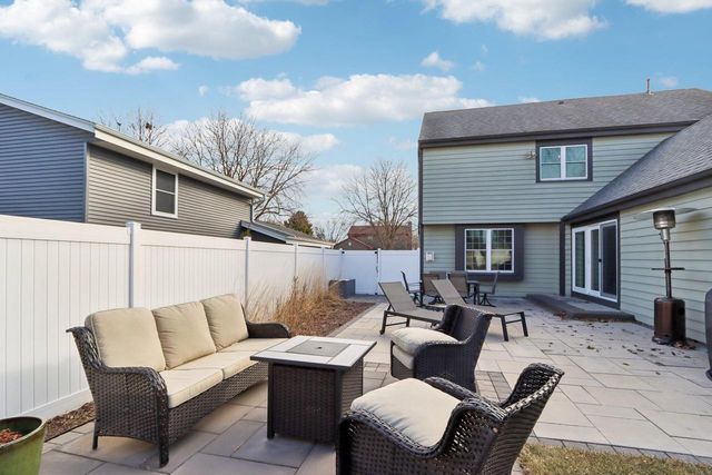 1254 Lambeth ROAD, Waukesha, WI 53189