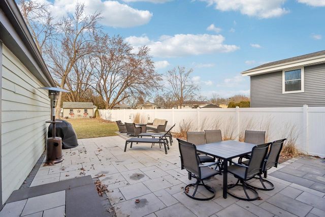 1254 Lambeth ROAD, Waukesha, WI 53189