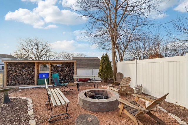 1254 Lambeth ROAD, Waukesha, WI 53189