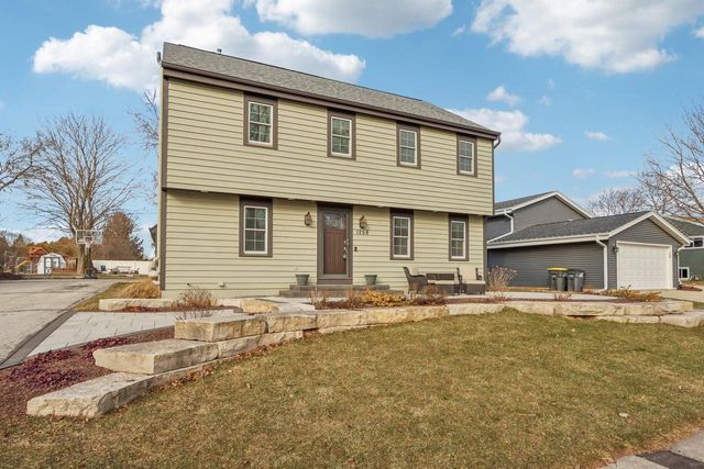 1254 Lambeth ROAD, Waukesha, WI 53189