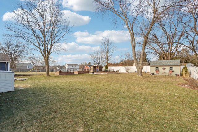 1254 Lambeth ROAD, Waukesha, WI 53189