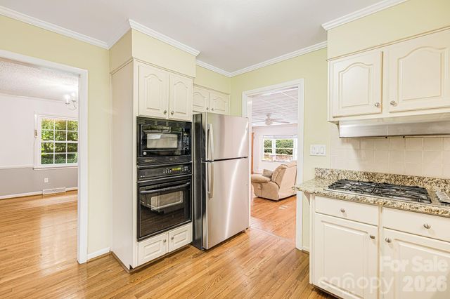 38 Westridge Drive, Asheville, NC 28803