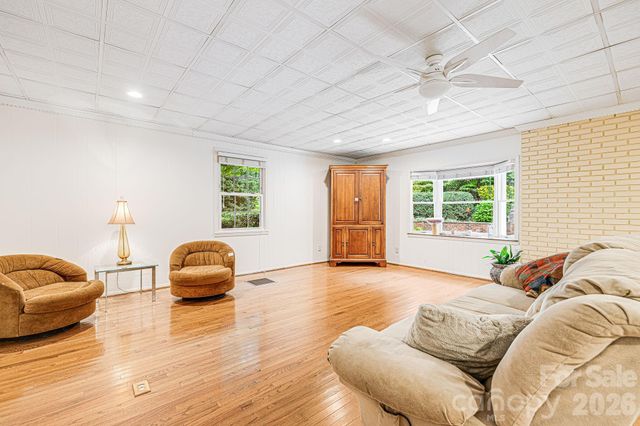 38 Westridge Drive, Asheville, NC 28803