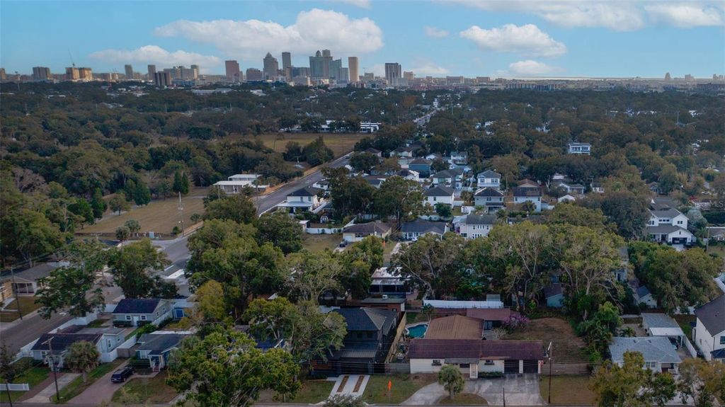 Image 13 of property listing at 708 W KENTUCKY AVENUE, Tampa, FL 33603