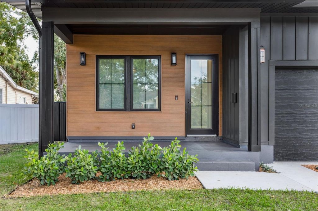 Image 14 of property listing at 708 W KENTUCKY AVENUE, Tampa, FL 33603