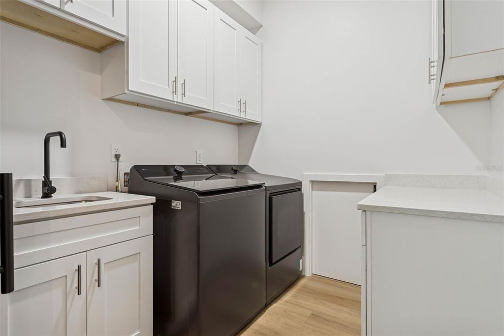 Image 20 of property listing at 708 W KENTUCKY AVENUE, Tampa, FL 33603