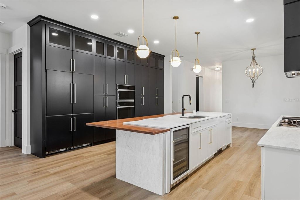 Image 24 of property listing at 708 W KENTUCKY AVENUE, Tampa, FL 33603