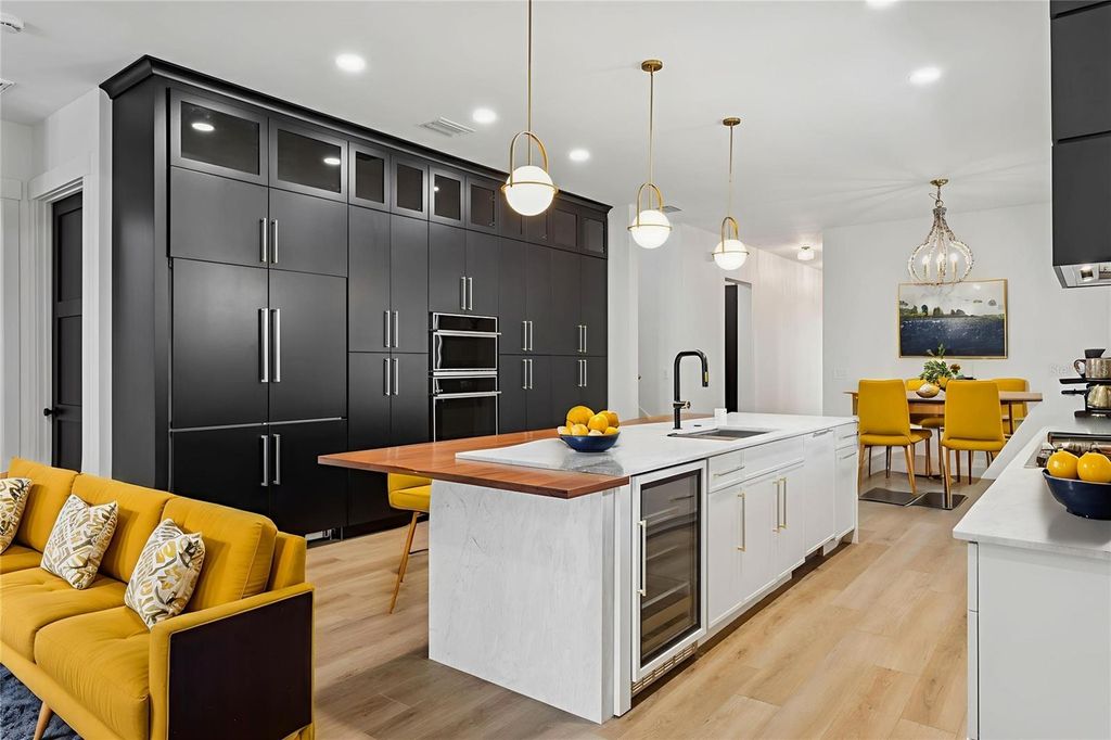 Image 25 of property listing at 708 W KENTUCKY AVENUE, Tampa, FL 33603