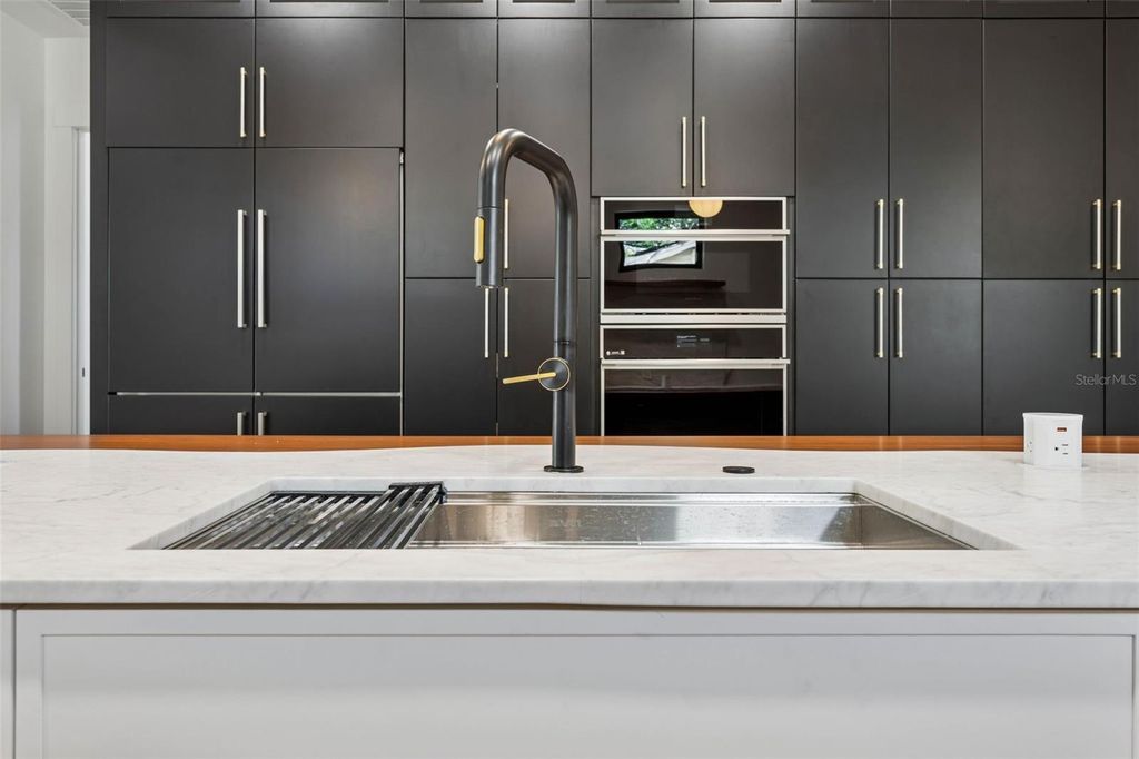 Image 27 of property listing at 708 W KENTUCKY AVENUE, Tampa, FL 33603