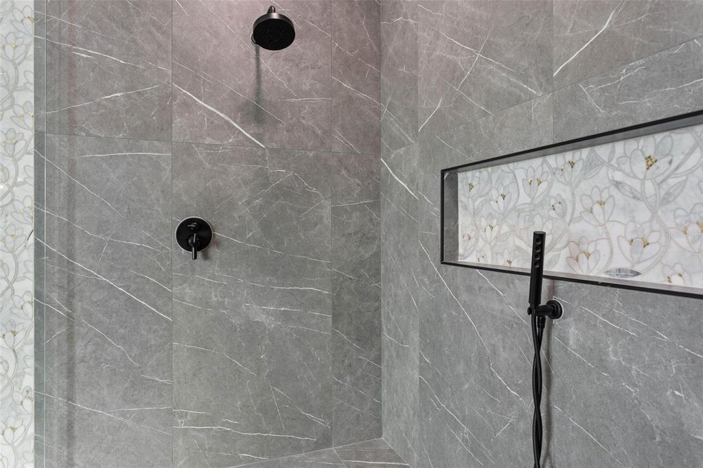 Image 39 of property listing at 708 W KENTUCKY AVENUE, Tampa, FL 33603