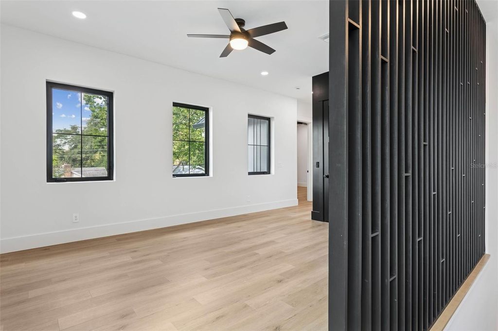 Image 43 of property listing at 708 W KENTUCKY AVENUE, Tampa, FL 33603