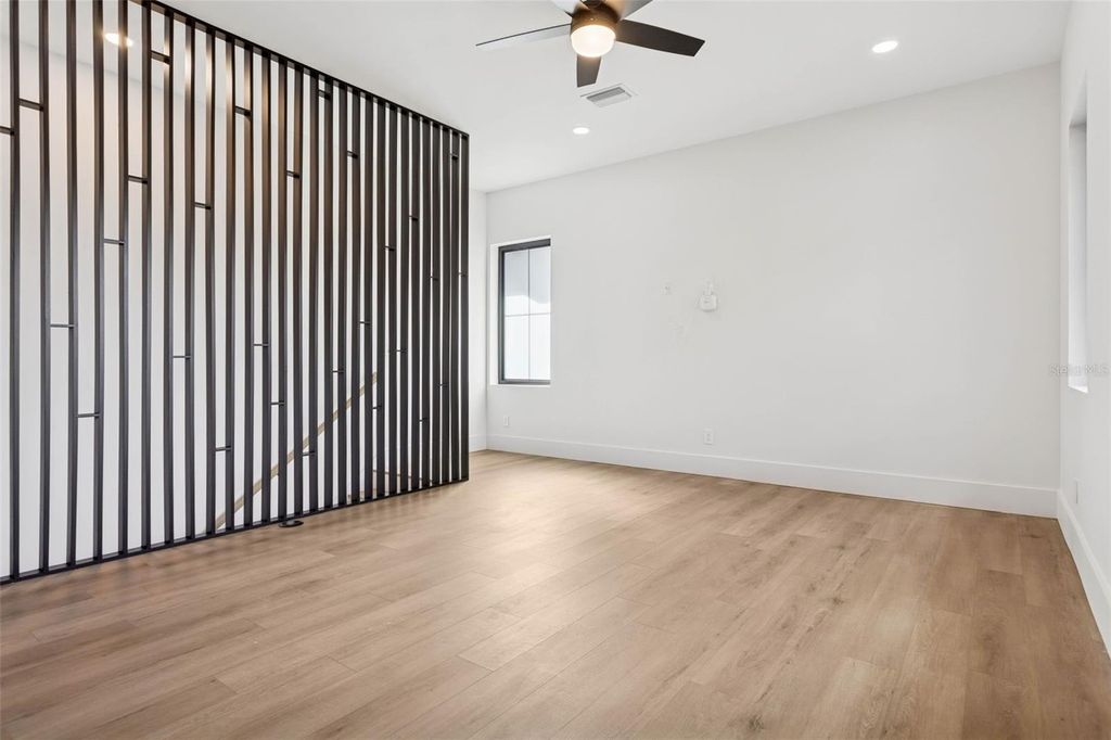 Image 45 of property listing at 708 W KENTUCKY AVENUE, Tampa, FL 33603